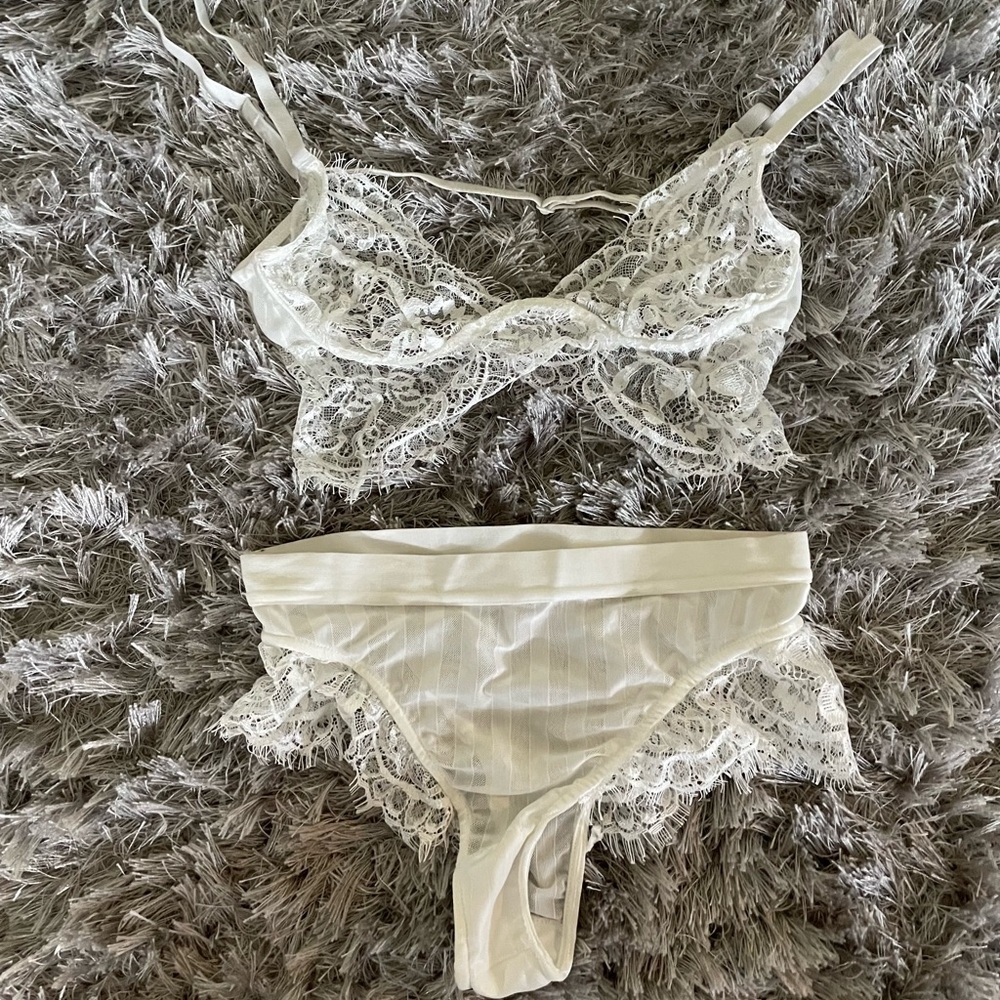 91. Lace top and bottom